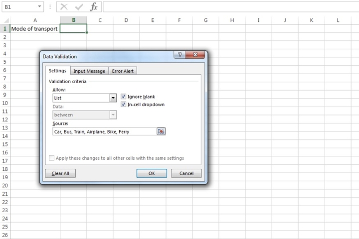 وارد کردن دستی داده ها در قسمت Source برای لیست کشویی Microsoft Excel.