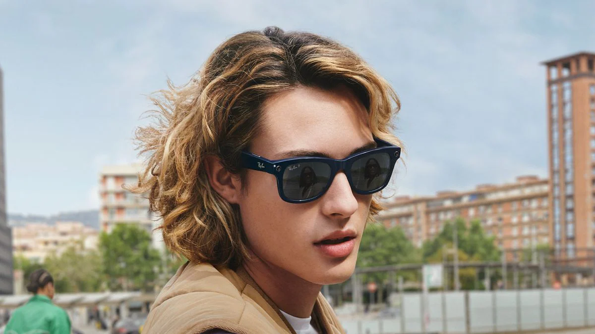Ray-Ban Stories to Let Users Make Calls, Hear, and Send Messages With WhatsApp