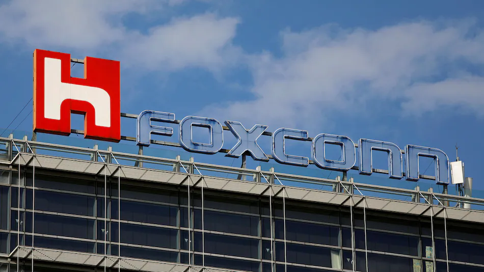 Apple Supplier Foxconn Suspends Production at 2 China Factories Due to COVID-19 Spread