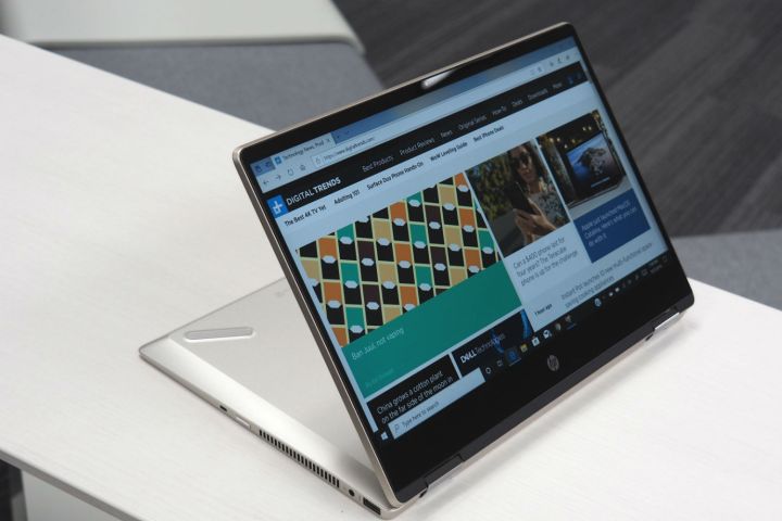 لپ تاپ HP Pavilion x360 قابل تبدیل در حالت رسانه.