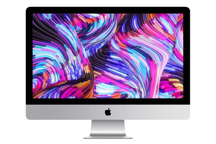 یک مدل iMac 2019 که صحنه‌ای زنده را در پس‌زمینه سفید نشان می‌دهد.