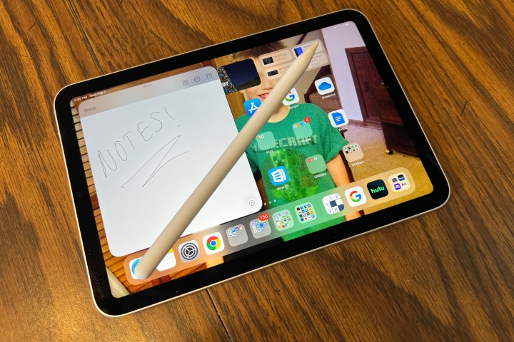 iPadOS یک ویژگی مفید Quick Notes دارد که هنگام کشیدن انگشت از گوشه، یادداشت ها را باز می کند.